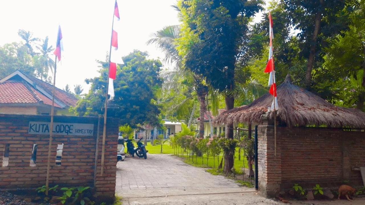 Kuta Lodge Homestay Екстериор снимка