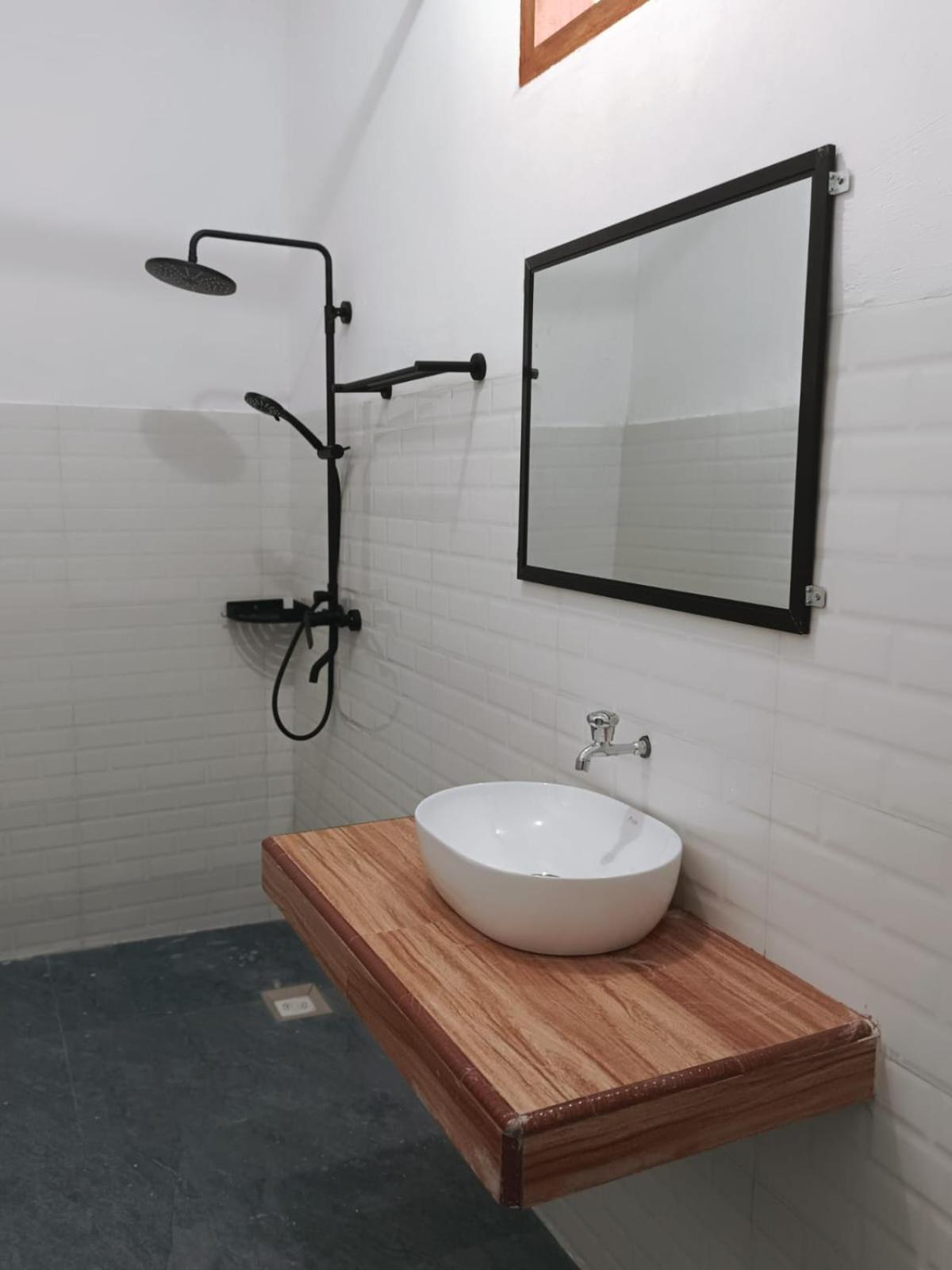 Kuta Lodge Homestay Екстериор снимка